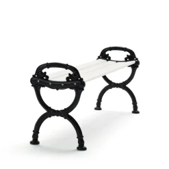 Banc Byarum, Pin laqué blanc, support noir