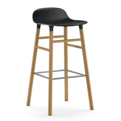 Chaise de bar Form Chair pieds en chêne, noir