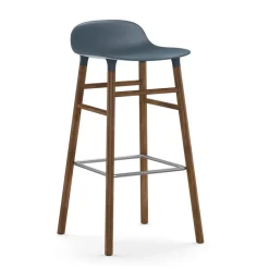 Chaise de bar Form Chair pieds en noyer, bleu