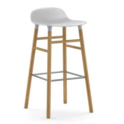 Chaise de bar Form Chair pieds en chêne, blanc
