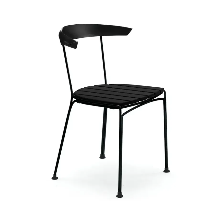 Chaise Dover, Pin noir laqué, support noir