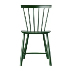 Chaise J46, Beech bottle green painted
