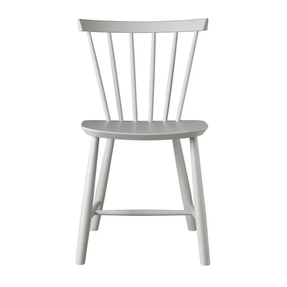 Chaise J46, Beech dust & bones painted