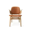 Chaise lounge Gesture, cuir silk 250 cognac, structure en chêne huilé blanc