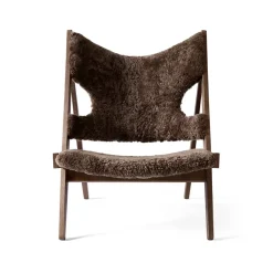 Chaise lounge Knitting, peau de mouton curly root marron foncé, structure en chêne foncé lasuré