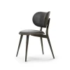 Chaise The Dining Chair, cuir noir, support en chêne gris sirka