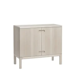 Commode Prio basse, bouleau huilé blanc, porte en bois
