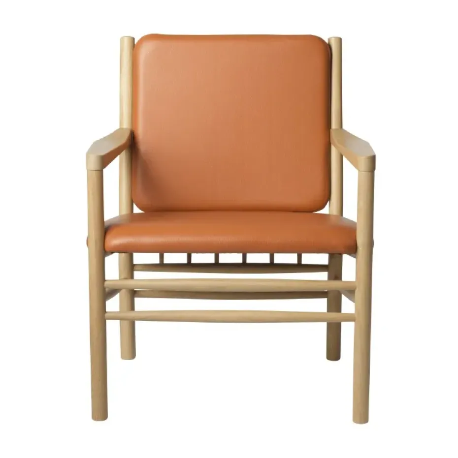 Fauteuil J147, Oak nature lacquered-cognac leather