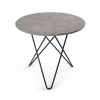 Table à manger O Dining Table, Marbre gris, structure laquée noir