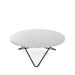 Table basse O Large, marbre de Carrare, support laqué noir