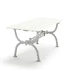 Table Byarum 142x72 cm, Pin blanc laqué, support en aluminium brut