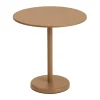 Table en acier Linear Ø70 cm, Burnt orange